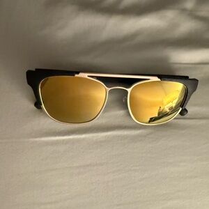Quay Australia Gold Mirror Lens Aviator Sunglasses - Black Frame